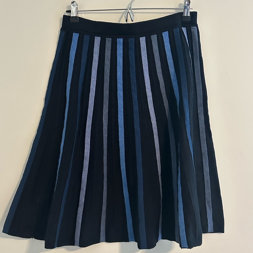 Mansted blue striped skirt - size large